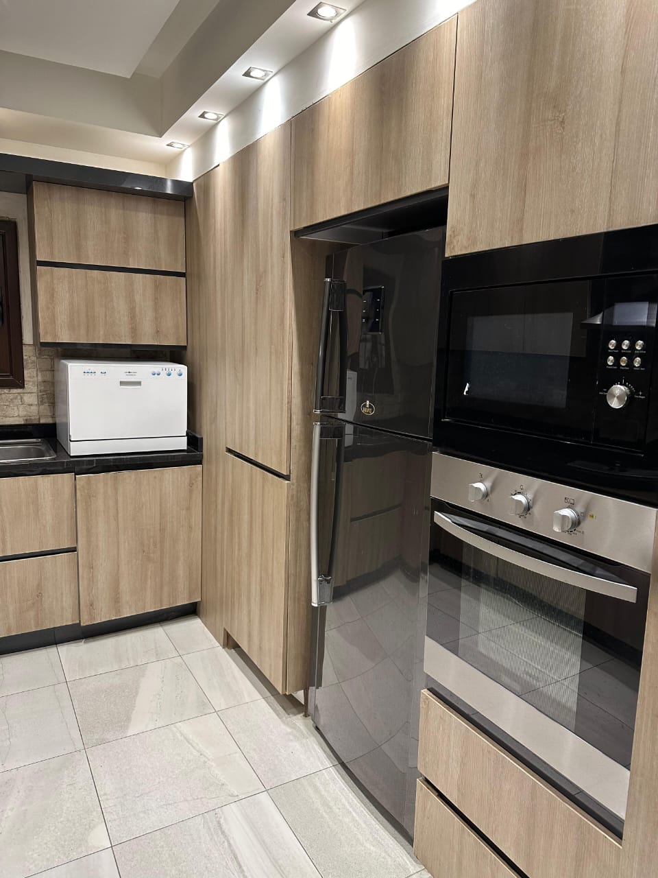 شقه مفروشه فاخره للايجار اليومي والشهري بارقي مناطق المهندسين  3 غرف 3 حمام غرفه ماستر  ريسيبشن كبير