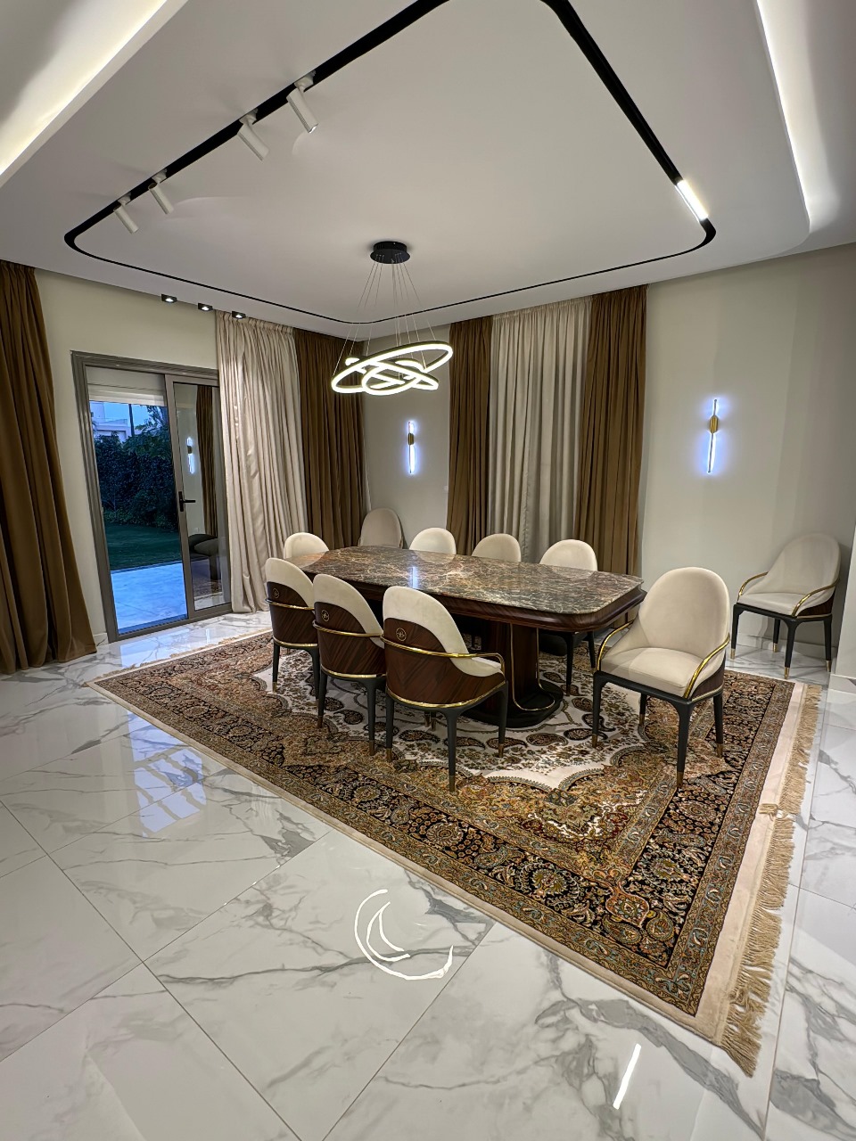 4 غرف داخل كمبوند للايجار اليومي