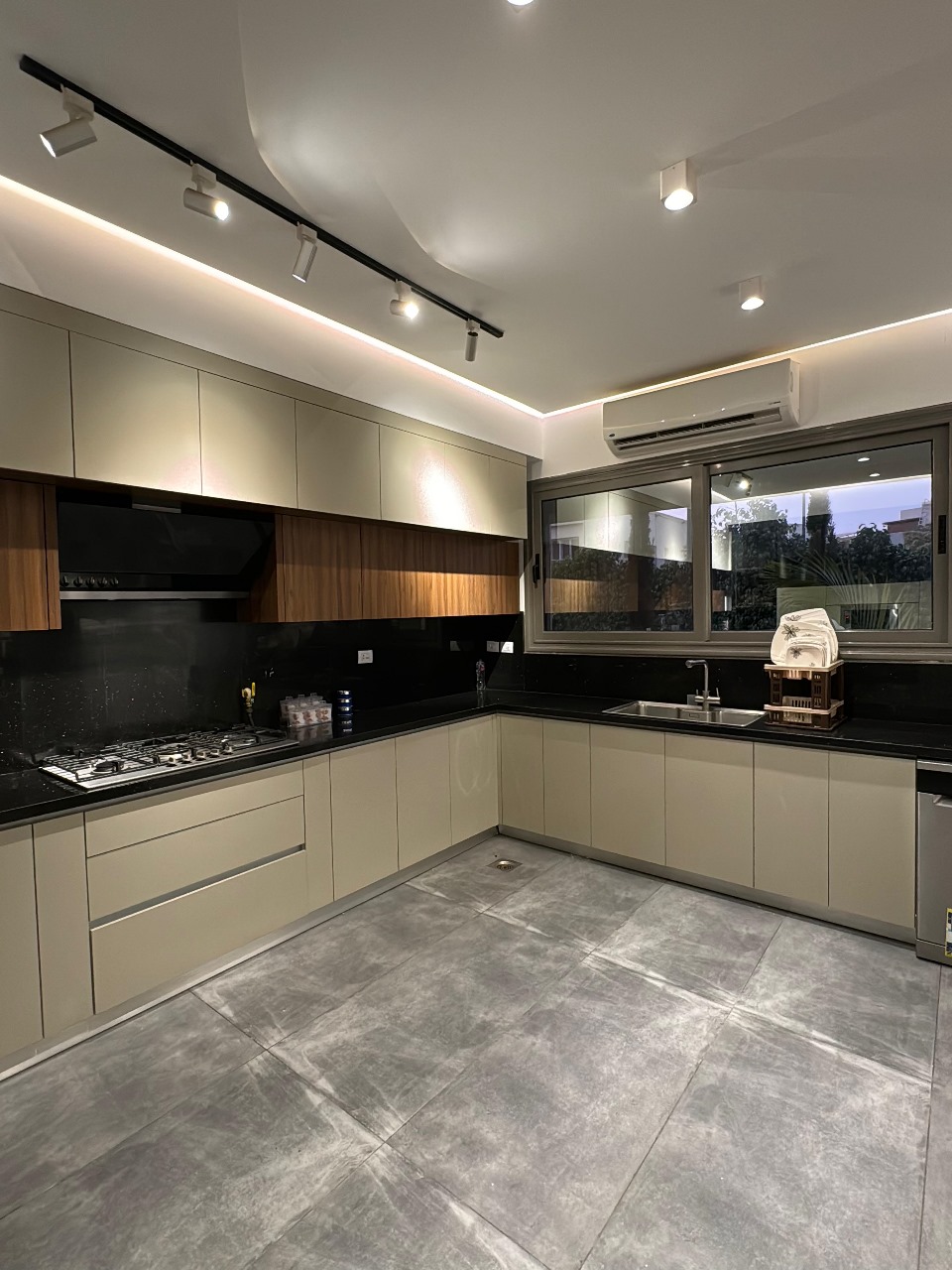 4 غرف داخل كمبوند للايجار اليومي