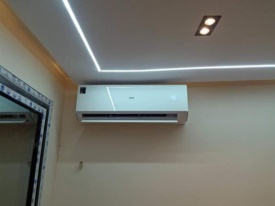 عايز تكييف شغال بكفاءة ويوفر في الكهربا؟ تكييف هاير انفرتر هو اللي هيريّحك طول الصيف