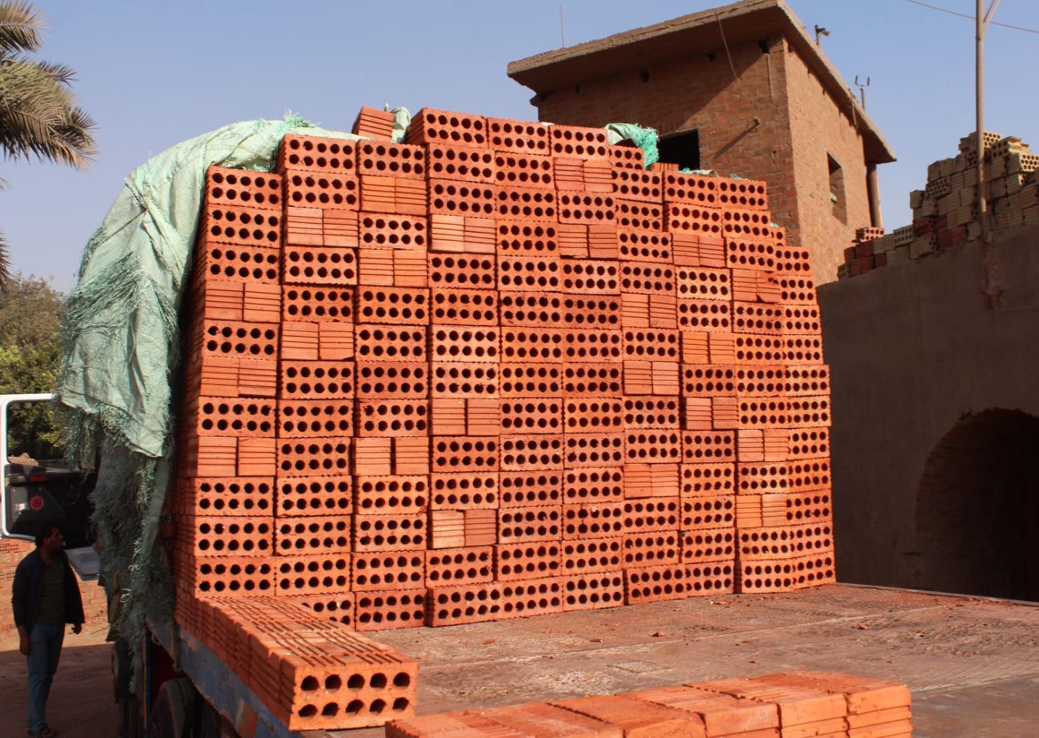 طوب احمر طفلي للبناء جودة مضمونة وسعر مناسب