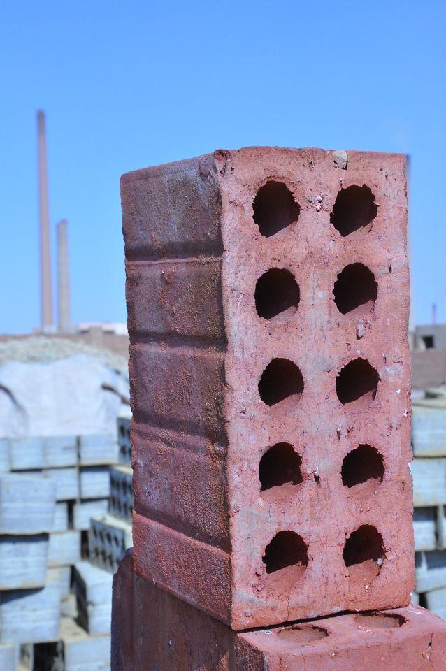 طوب بناء عالي الجوده وسعر منافس