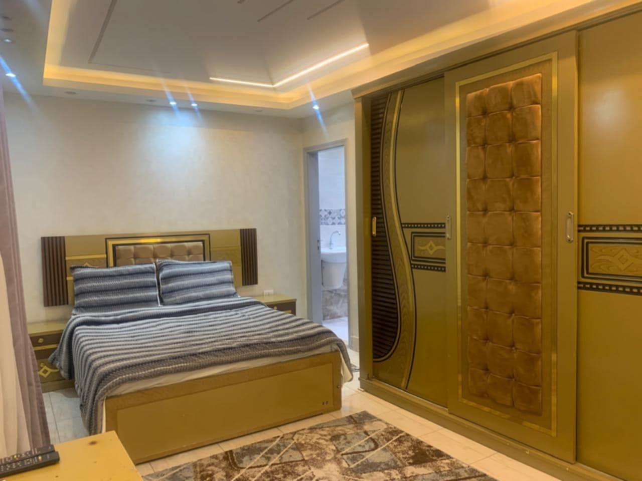 شقة للإيجار الشهرى مفروشة بالمهندسين فى شارع شهاب الرئيسي بجوار التوحيد والنور