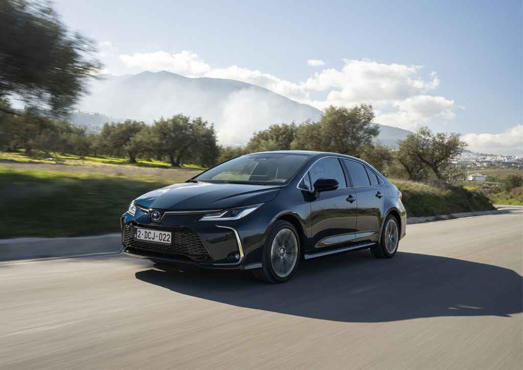 ايجار سيارة تويوتا كورولا للسفر