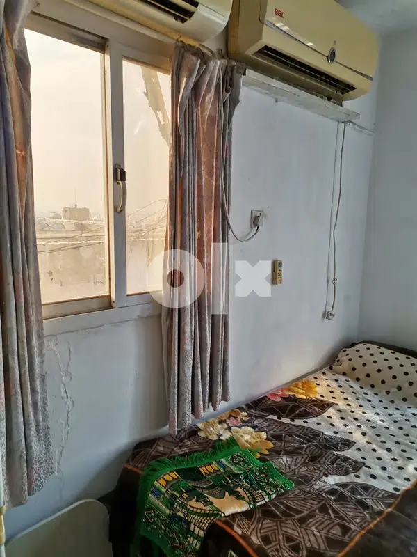 ستوديو سطح مفروش بالفروانية