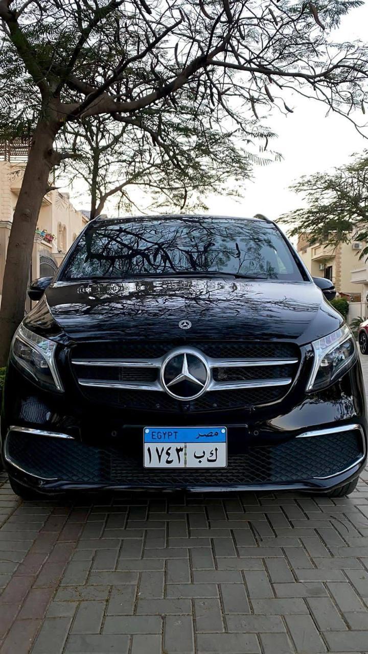 ايجار سيارة مرسيدس فيانو للرحلات العائلية والتنقلات الخاصة داخل مصر
