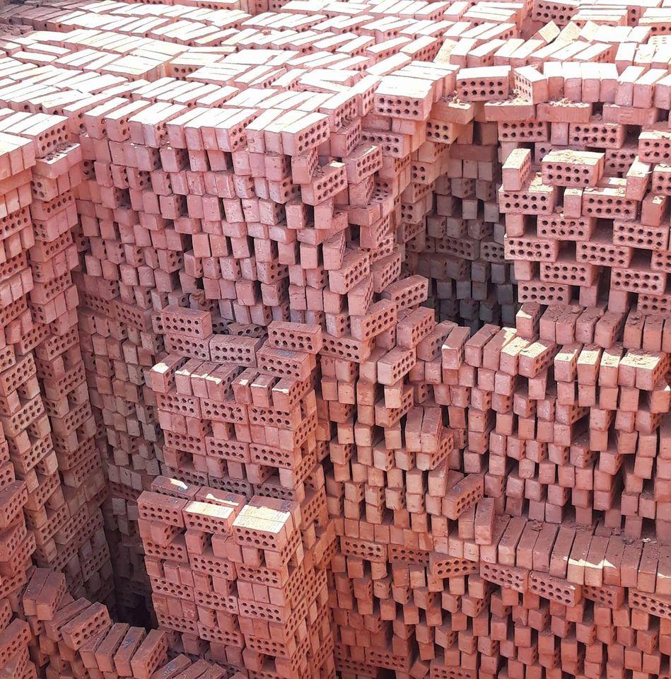 طوب طفلي احمر عالي الجودة