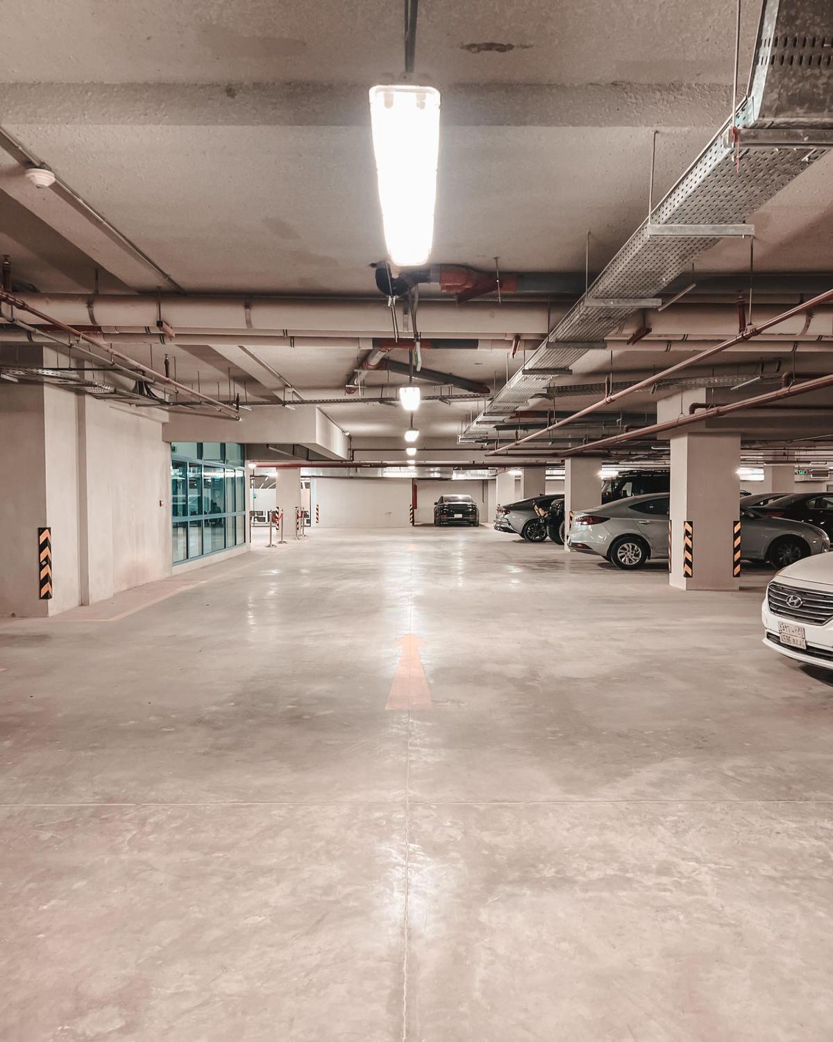 موقف للإيجار في السويدي