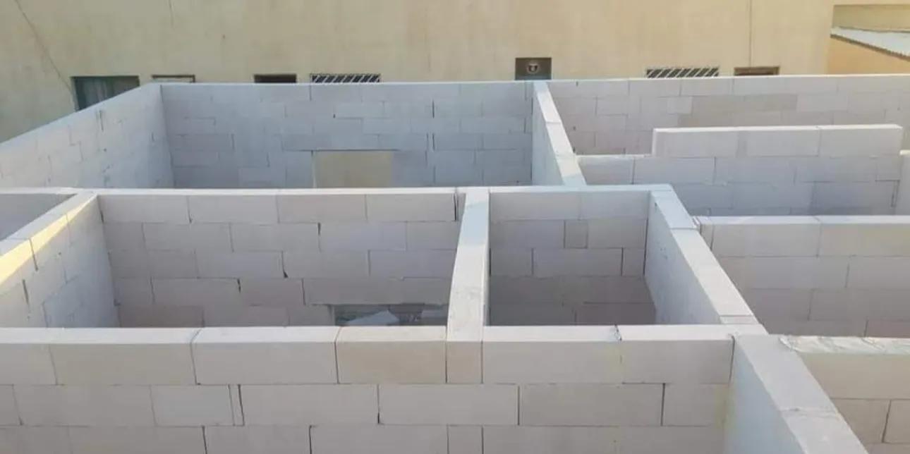 طوب ابيض خفيف عزل جيد للحرارة والصوت