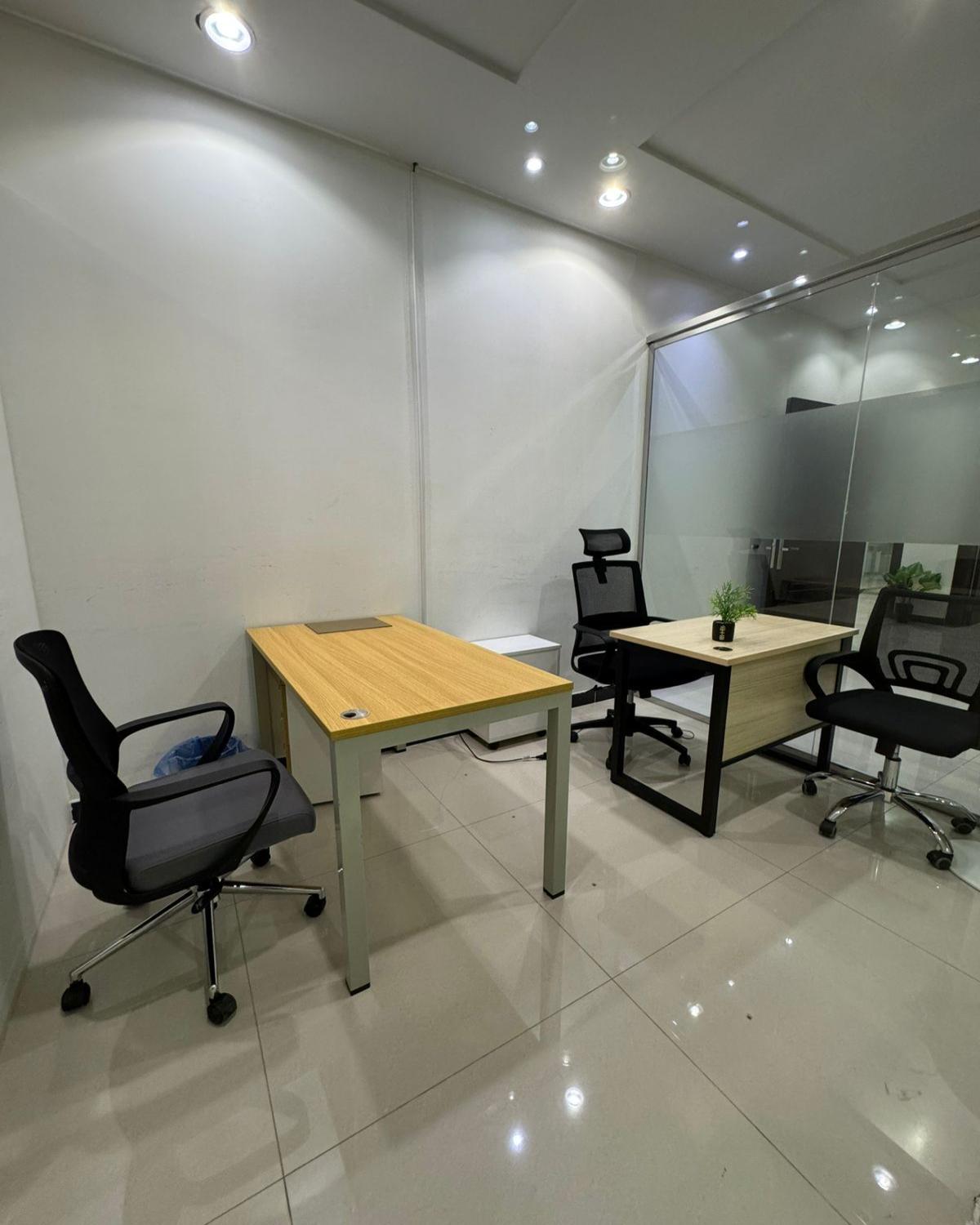 مكتبك جاهز؟ أو حتى افتراضي؟