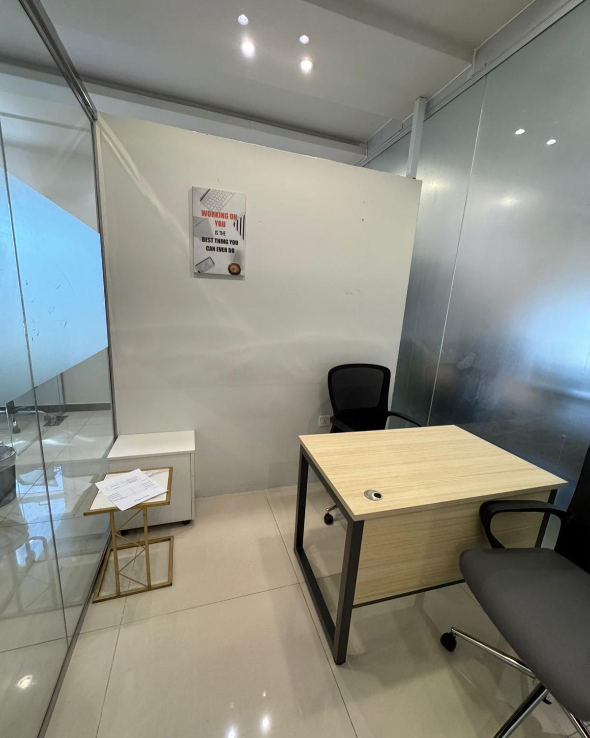 مكتبك جاهز؟ أو حتى افتراضي؟