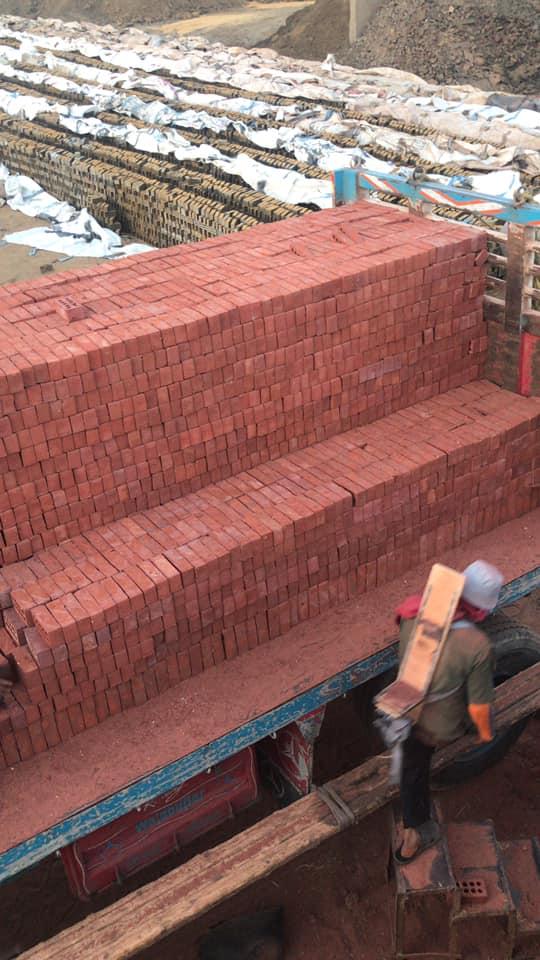 العمار مصر تقدم لك الطوب الطفلي الأحمر عالي الجودة... لأن كل مبنى قوي لازم يبدأ بطوبة مضمونة
