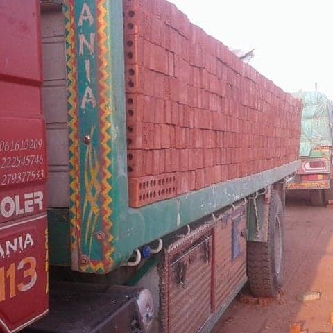 طوب طفلي أحمر من العمار مصر… اختيارك الذكي لبداية قوية تبني عليها حلم العمر