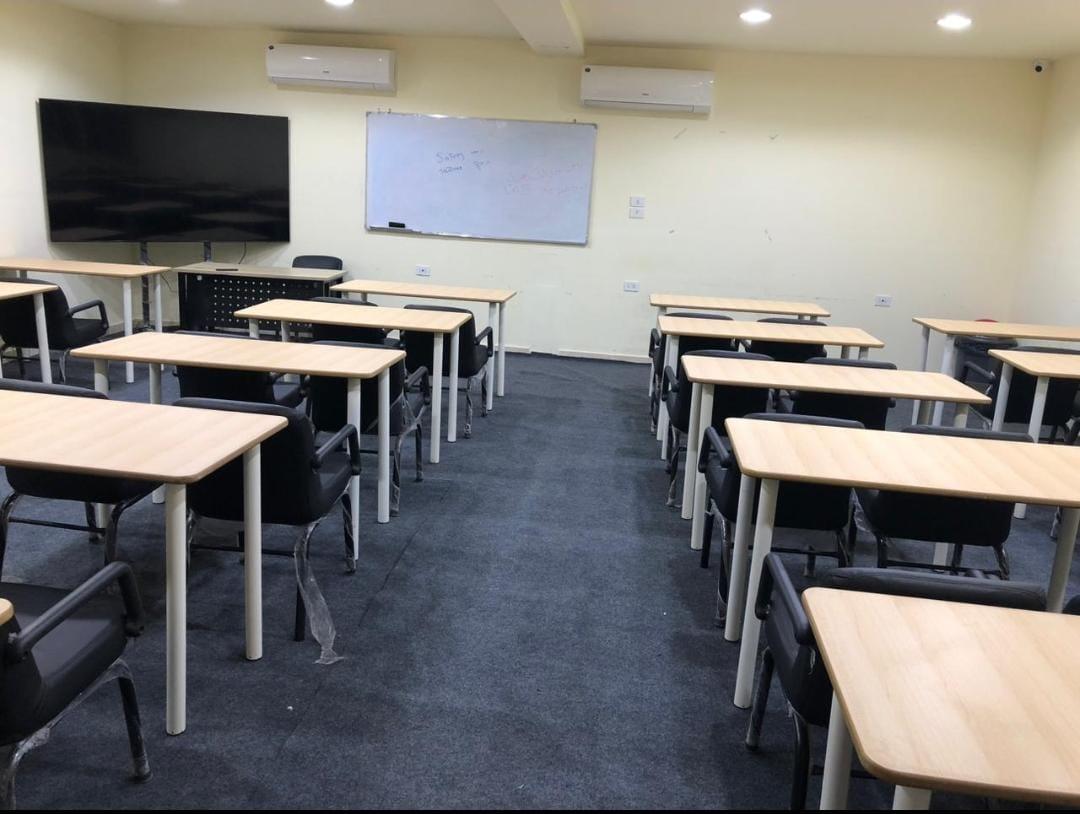 مجموعة جديده من القاعات المجهزة بأعداد مختلفة تبدأ من 5 الى 200 فرد