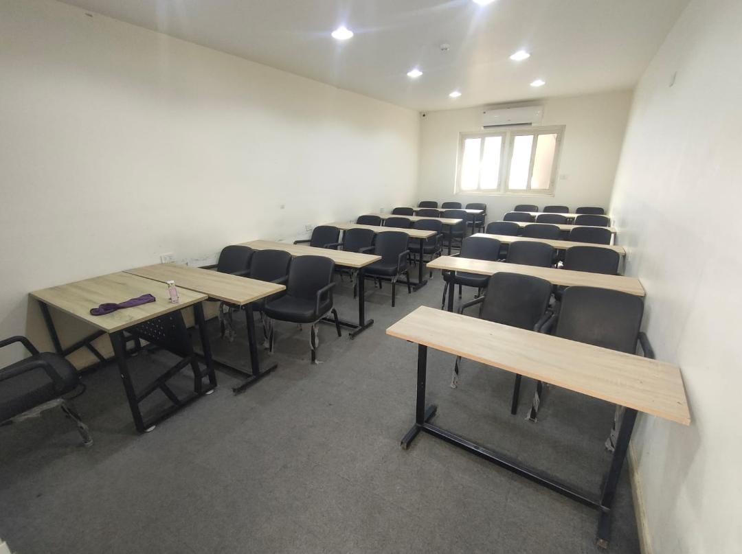 مجموعة جديده من القاعات المجهزة بأعداد مختلفة تبدأ من 5 الى 200 فرد