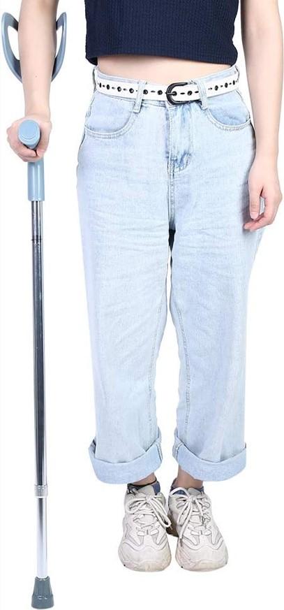 العصا الطبية مصممة خصيصًا لتوفير دعم مريح وآمن لكبار السن والمرضى