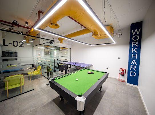 Start your business from a fully furnished office!