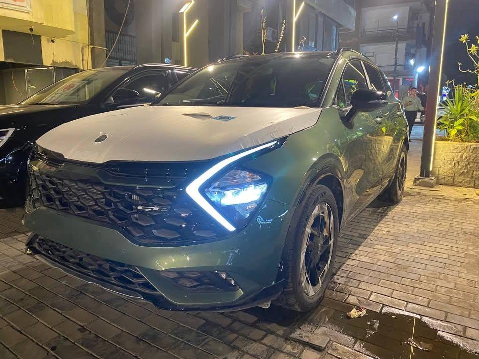 مرسيدس فيانو العائلية للايجار من تورزم تورز للسفر