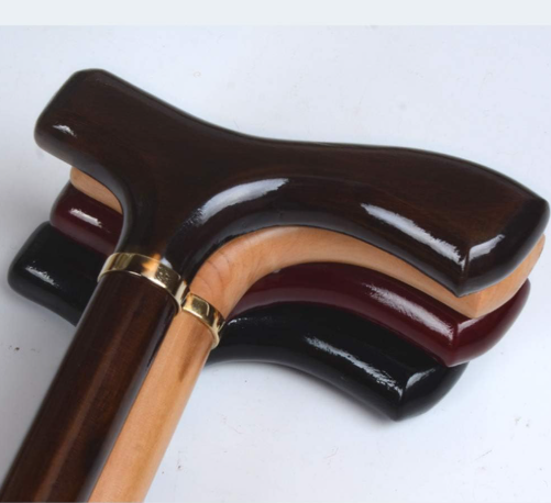 العصا الخشبية لكبار السن دعم آمن وموثوق أثناء المشي