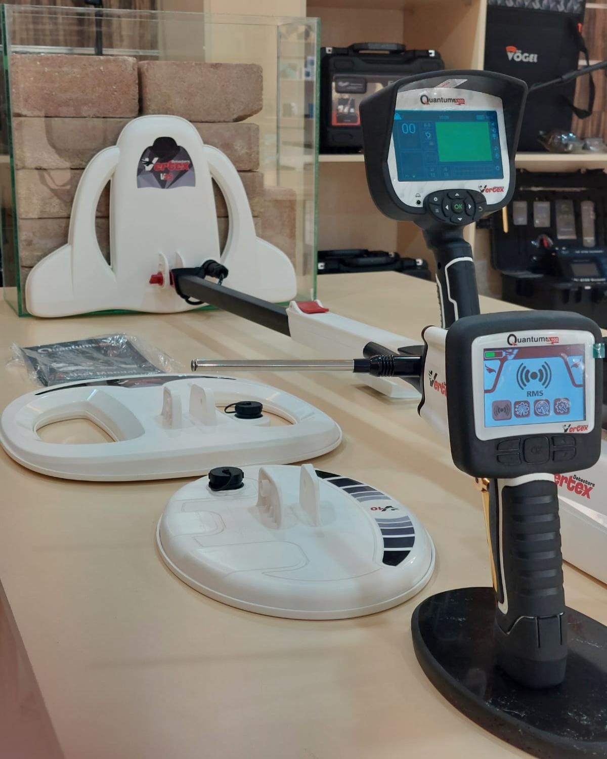 الجهاز الالماني لكشف الذهب والكنوز والمعادن الثمينة   Quantum vx900