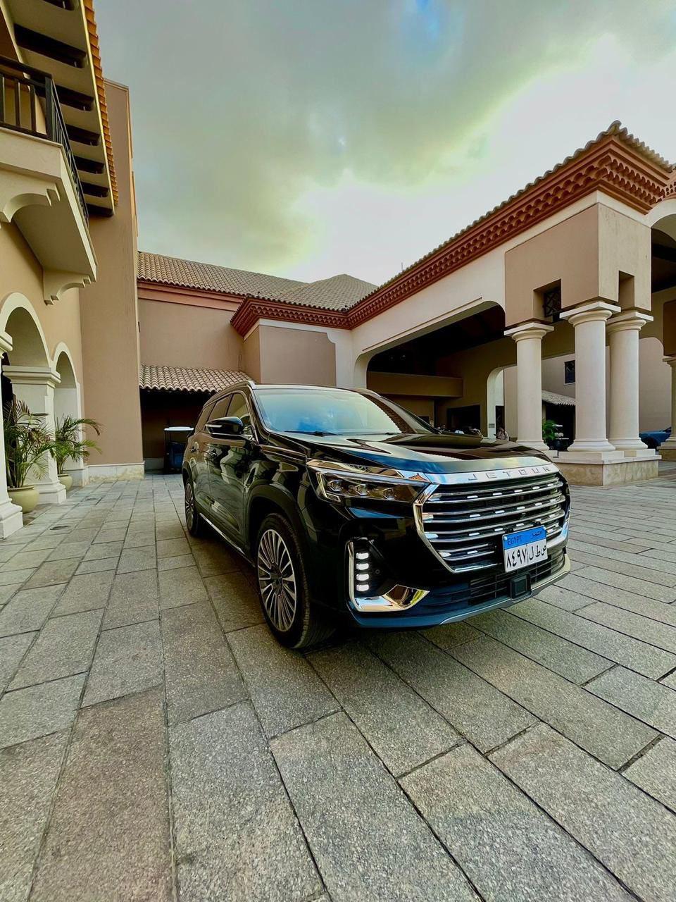 للسفر والرحالات قم باستئجار سيارة جيتور X90 من تورزم تورز