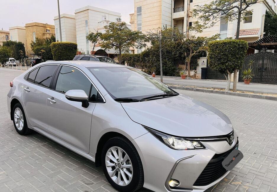 للسفر والمشاويراليوميه استأجر سيارة تويوتا كورولا للسفر