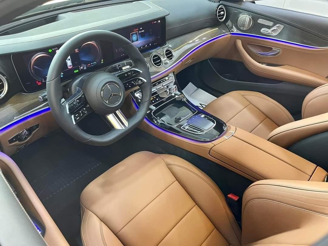 ايجار ليموزين مرسيدسe200 لكبار الزوار