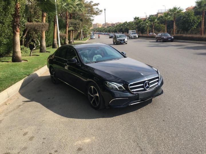 ايجار ليموزين مرسيدسe200 لكبار الزوار