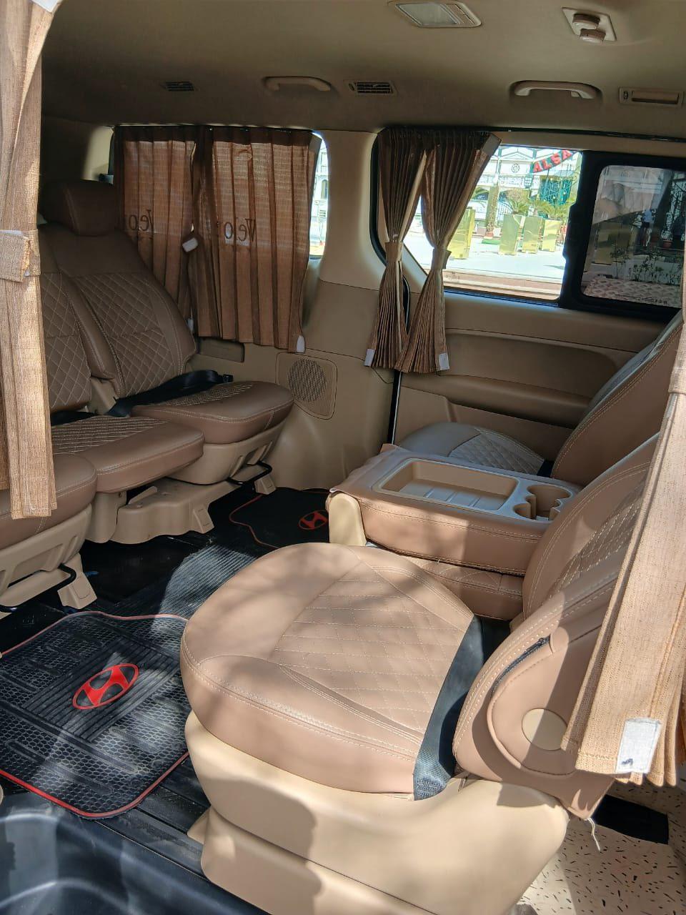 للتوصيلات والمشاوير هيوانداي H1 العائلية للايجار من تورزم تورز