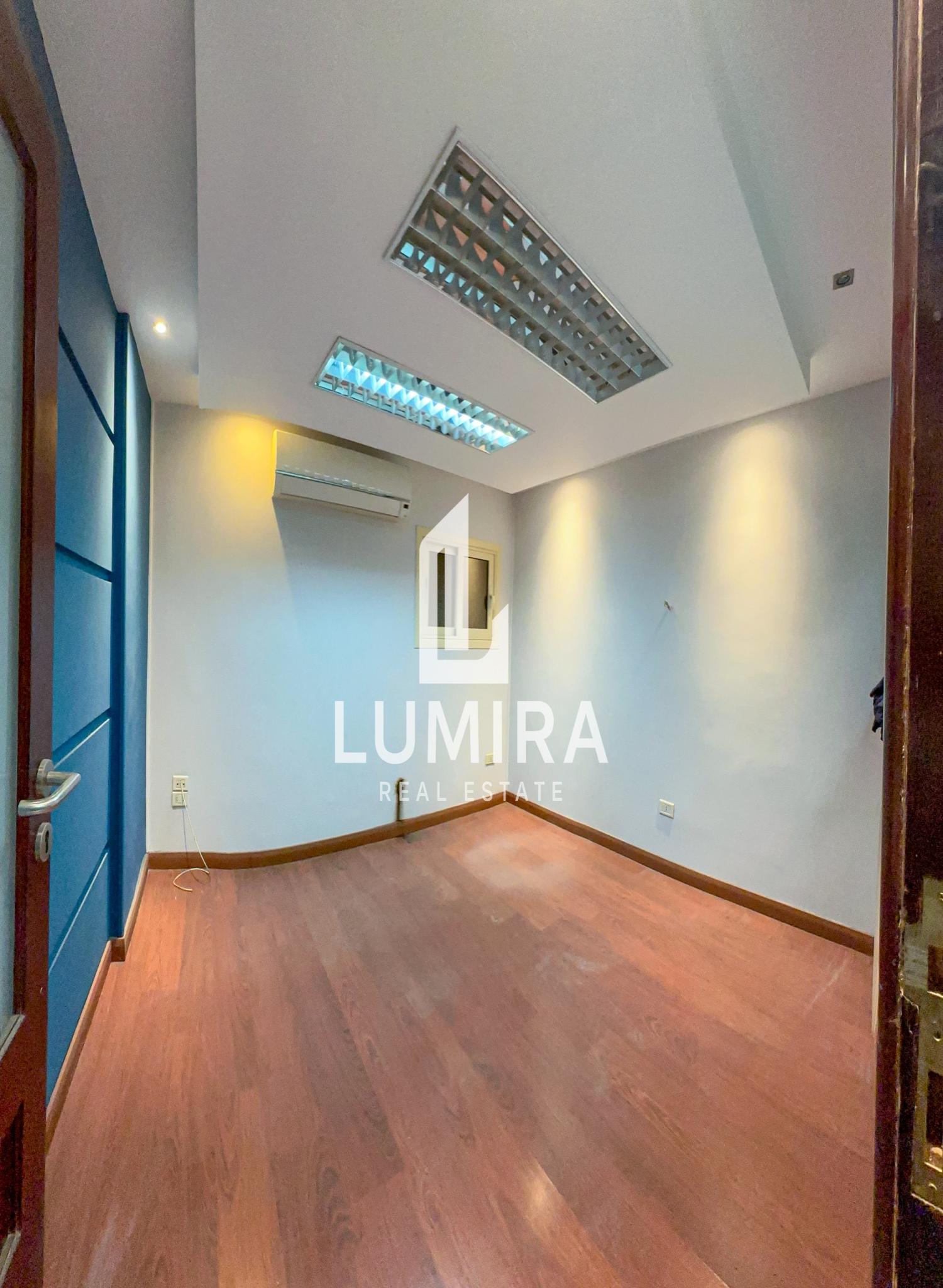 🌟مكتب اداري للايجار فى  شارع سوريا الرئيسي المهندسين 🌟 تشطيب الترا سوبر لوكس 🌸 دور الميزان الإدار