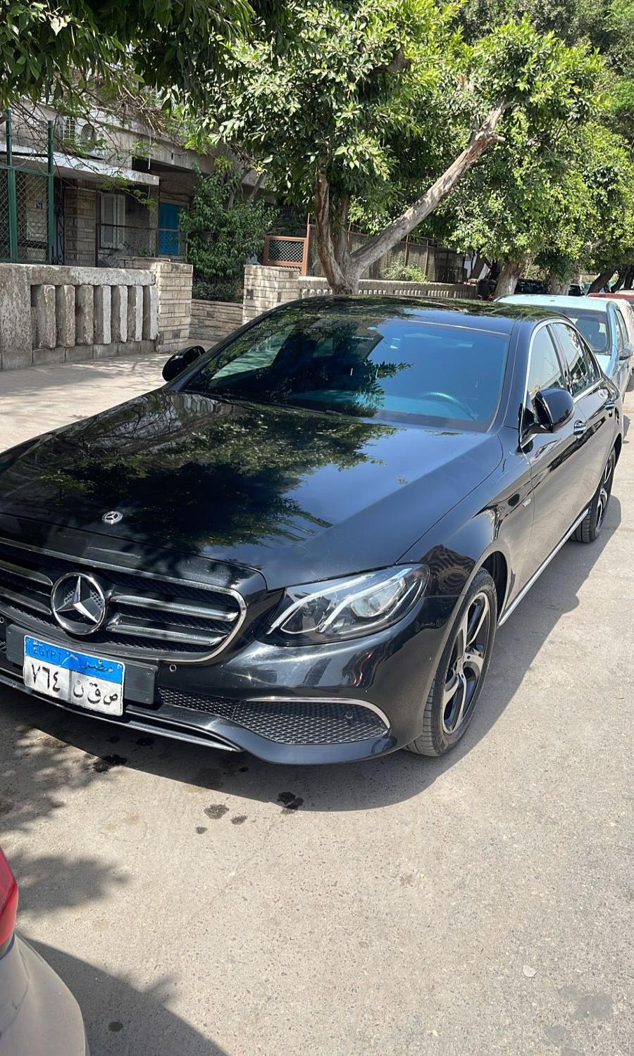 استأجر مرسيدس E200 موديل 2020 للسفر والمشاوير من تورزم تورز