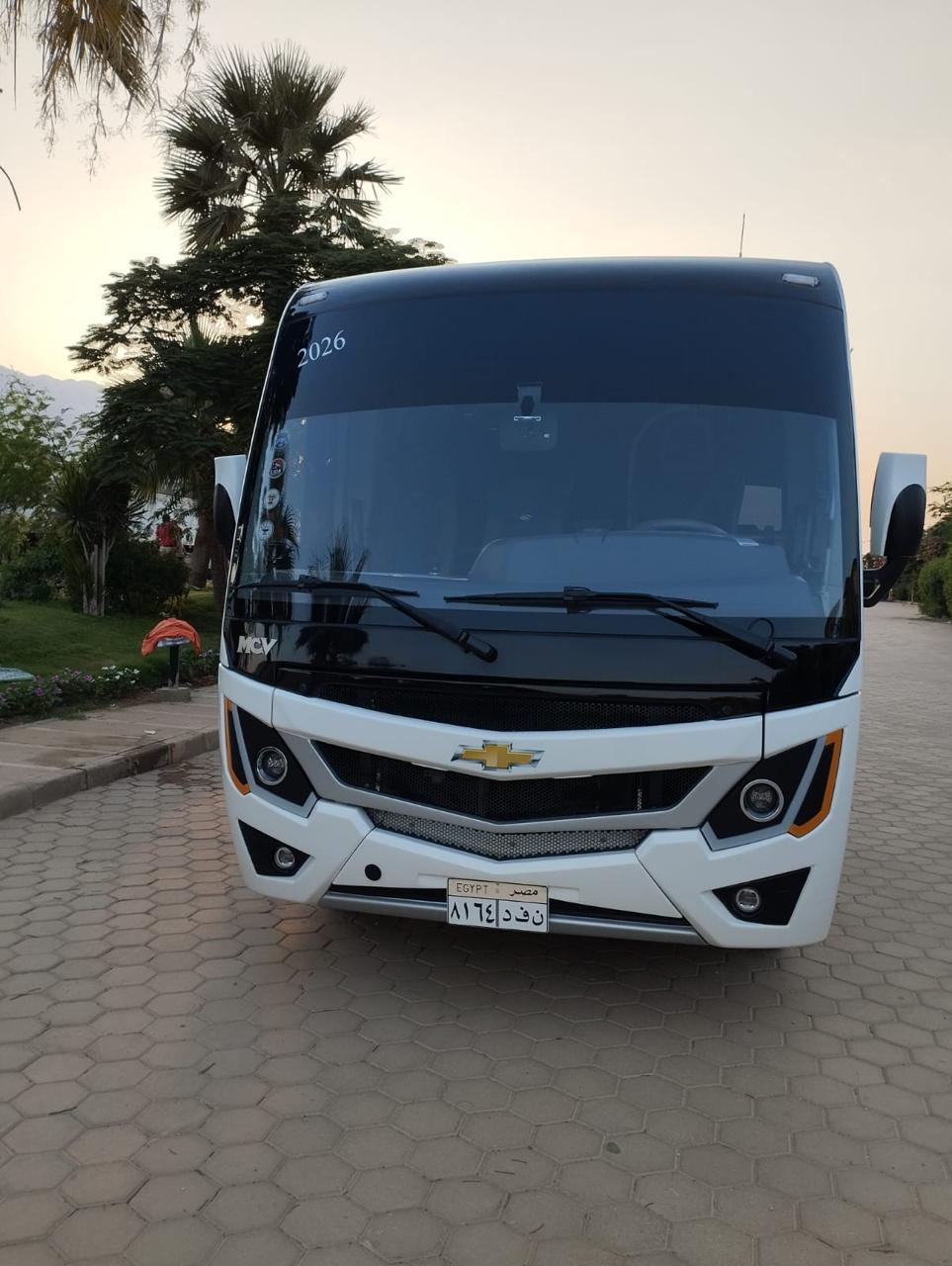 لسفر عائلي مريح استأجر اتوبيس 33 شيفورلية من تورزم تورز