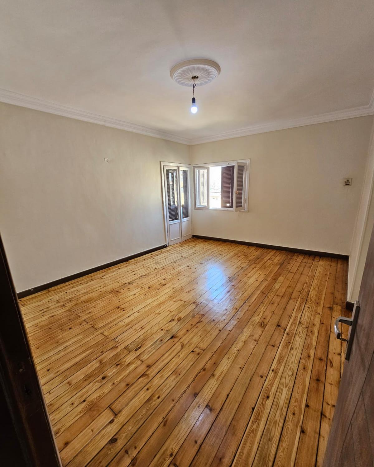 شقه قانون جديد للايجار بالمهندسين ميدان لبنان