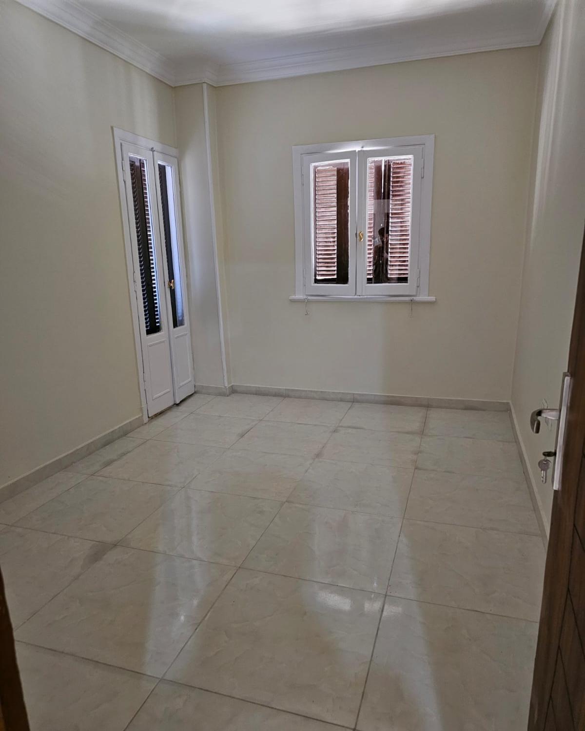 شقه قانون جديد للايجار بالمهندسين ميدان لبنان