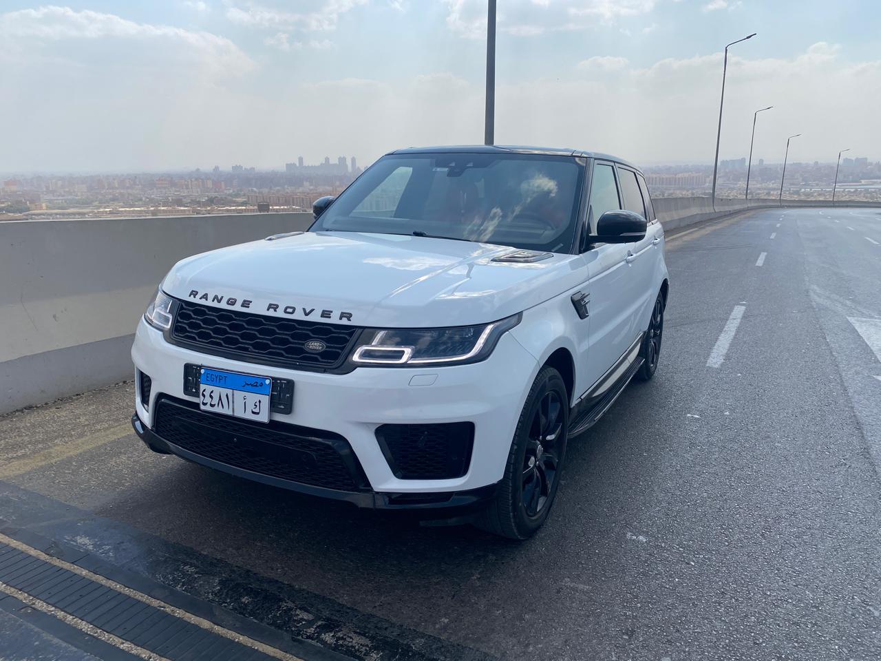 لرجال الأعمال والمطار  إيجار مرسيدس E300 موديل 2021 من تورزم تورز