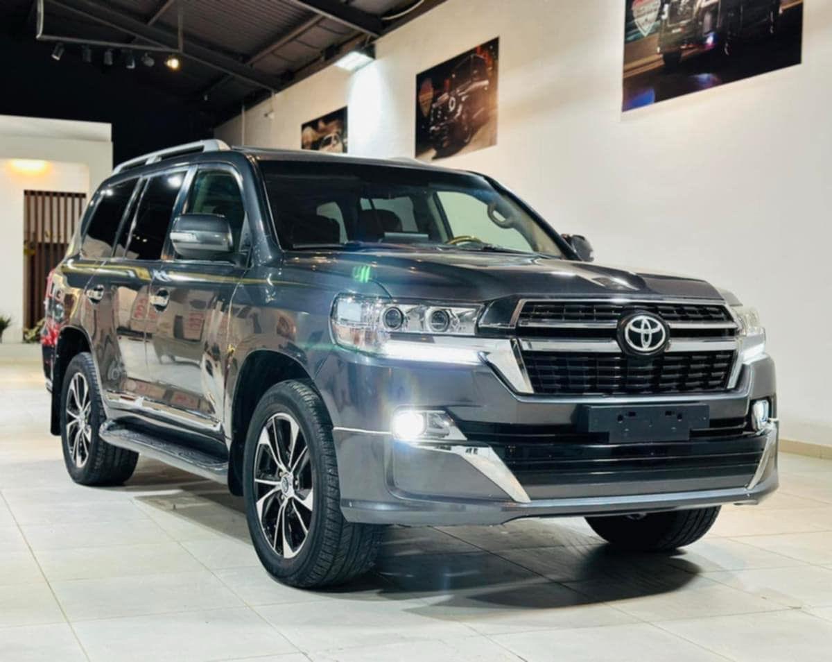 استأجر لاندكروزر للسفر والرحالات من تورزم تورز