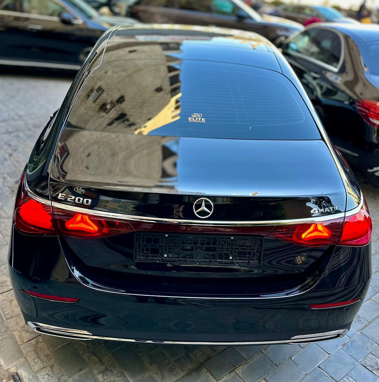 لأن دقة مواعيدك في المطار لا تقبل التأجيل استأجر مرسيدس E200