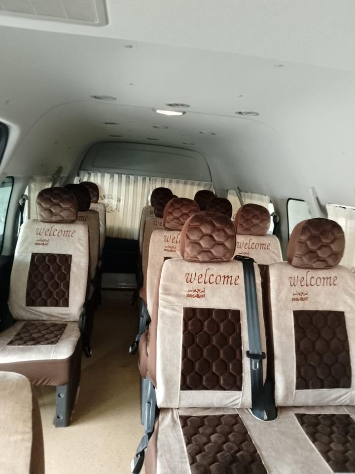 مجموعة صغيرة أو عائلة متوسطة استأجر ميكروباص فوتون