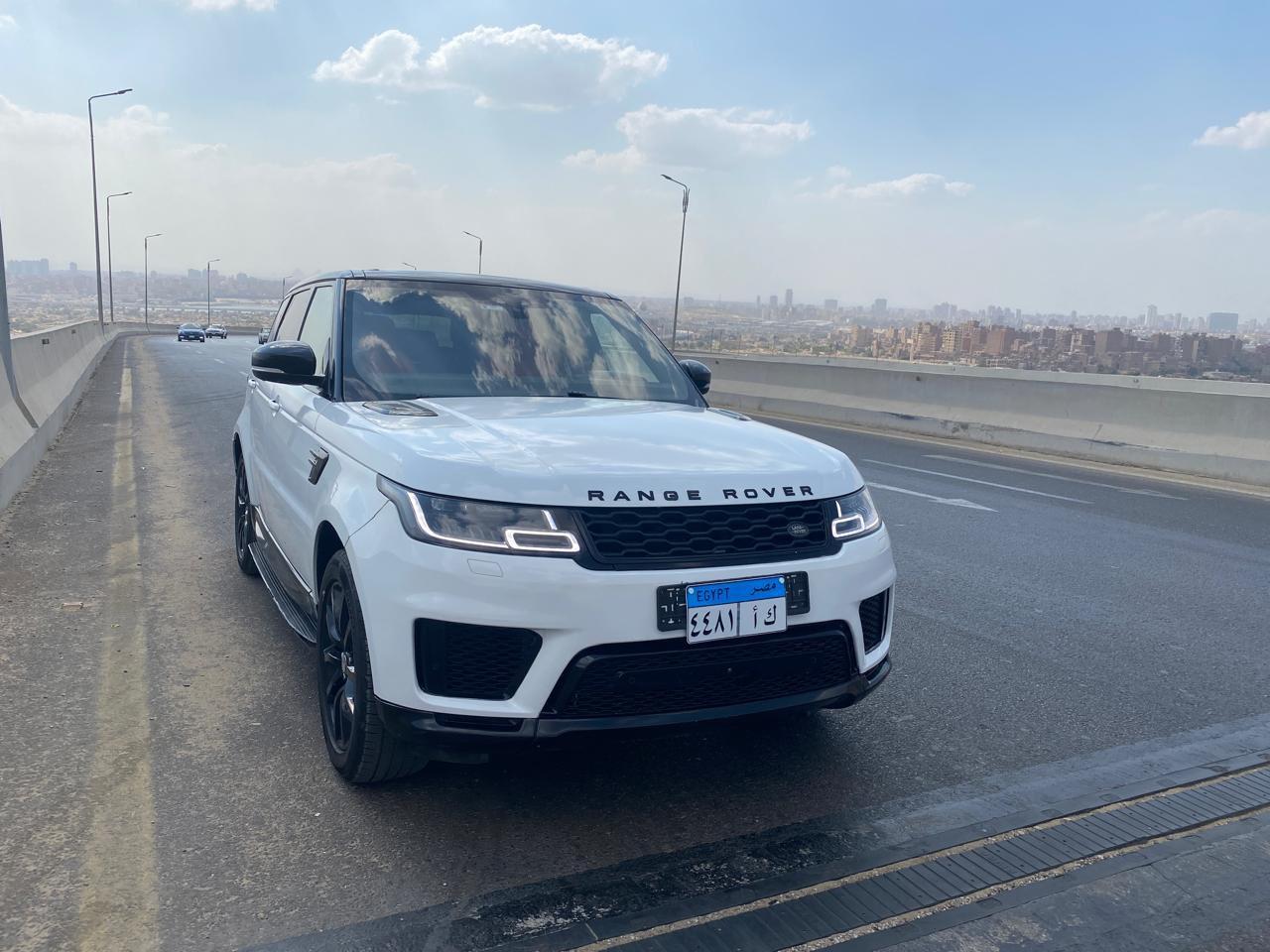 بين الأداء الجبار والتصميم الأنيق الذي يعكس مكانتك استأجر رنج روفر سبورت