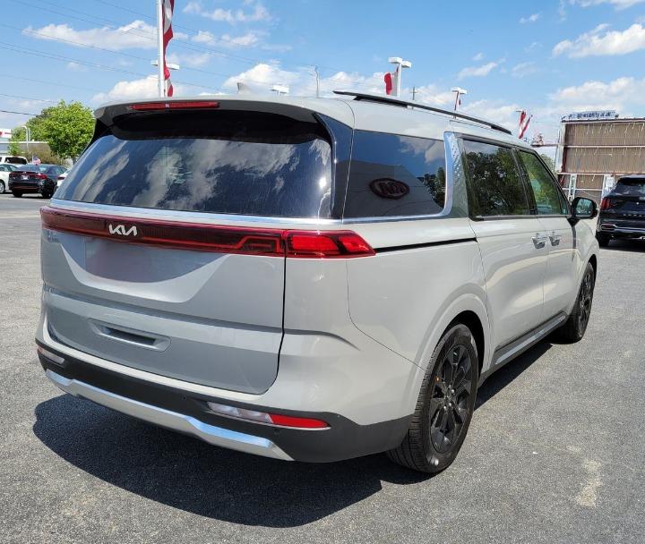 الكيا كرنفال هي الخيار المثالي للعائلات والمجموعات الصغيرة التي لا تتنازل عن الراحة والفخامة