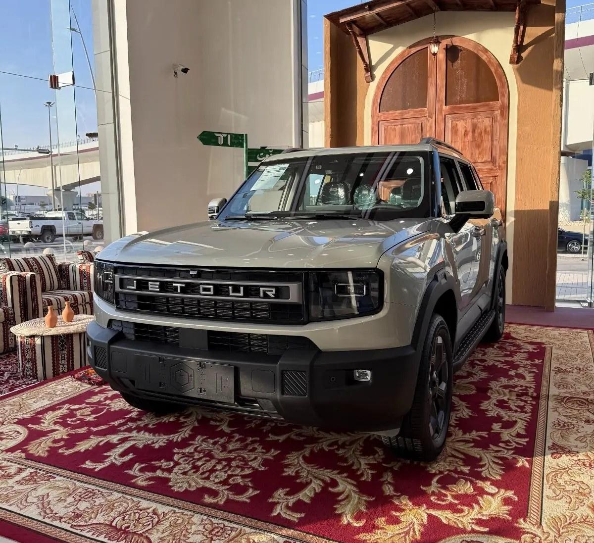 سيارة الأقوى والأكثر جهوزية لخوض المغامرات! سيارة جيتور T2، بنظام الدفع الرباعي (4x4) الأسطوري، هي ا