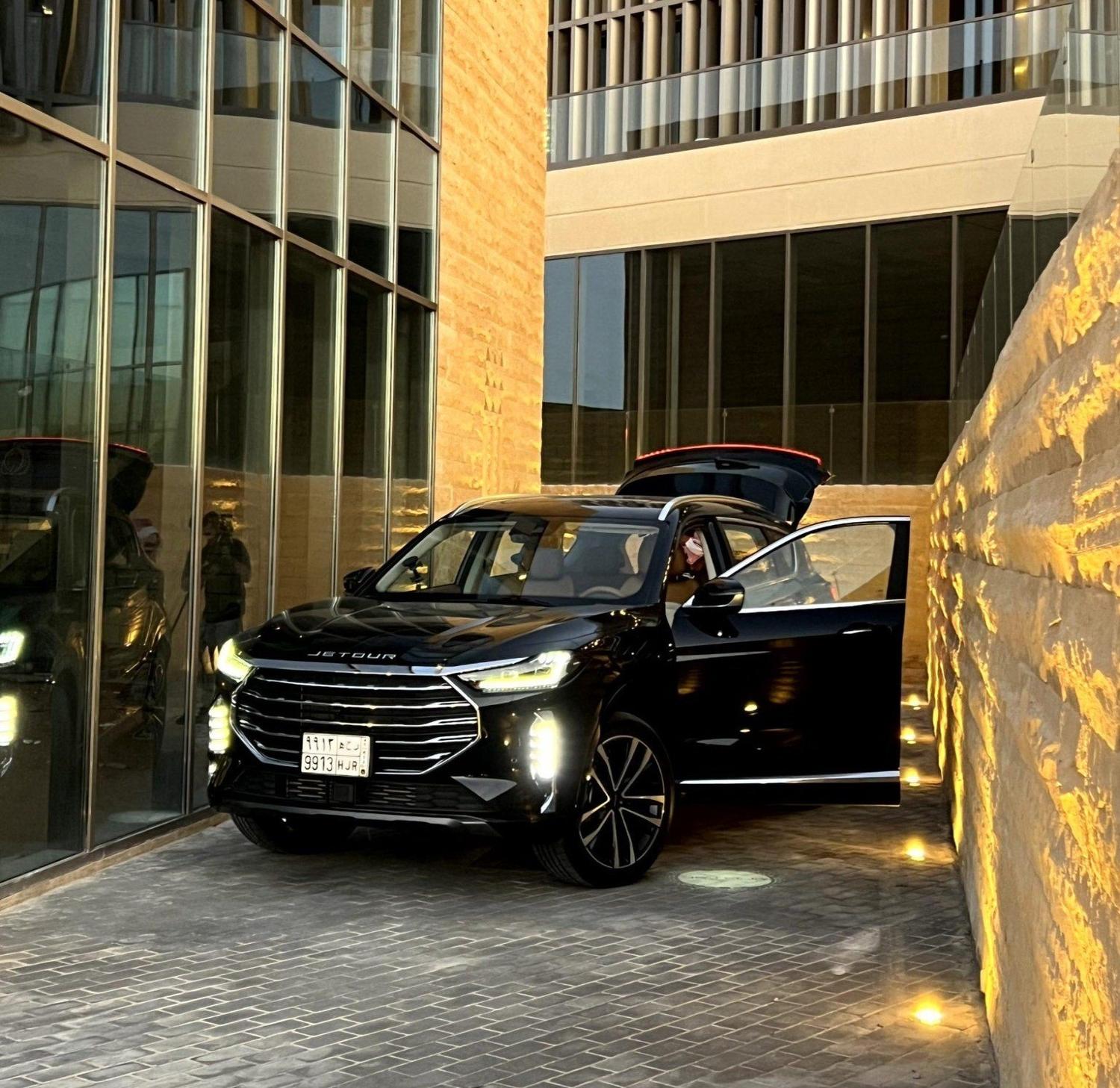 لجميع أفراد العائلة الاستمتاع بالرحلة دون الشعور بالتكدس استأجر جيتور X90