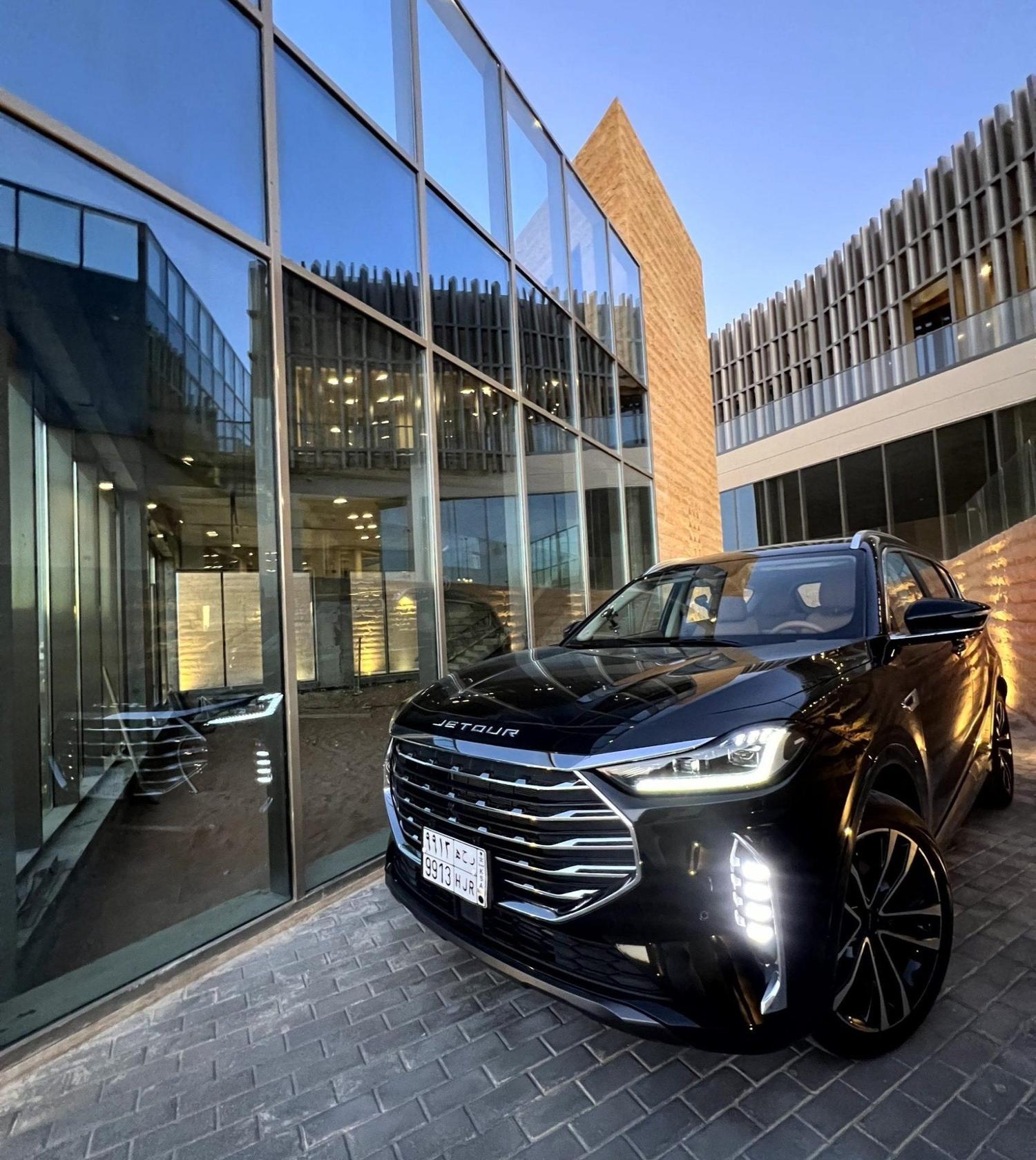 استقبال العائلات والضيوف: لنقل أسرتك أو ضيوفك القادمين من المطار أو المحطات