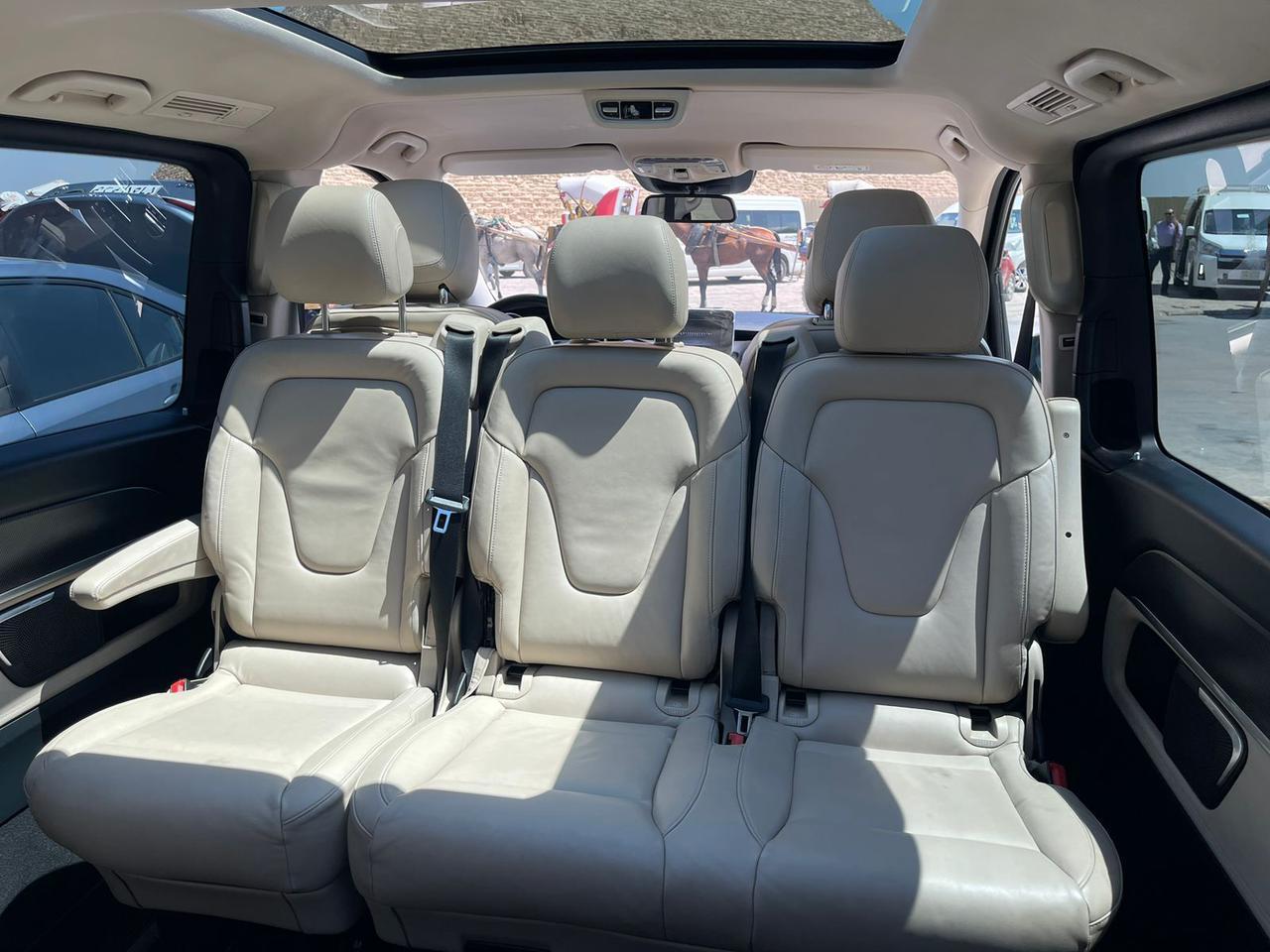 : Аренда Mercedes V250 (7 мест, Модель 2025) с Водителем