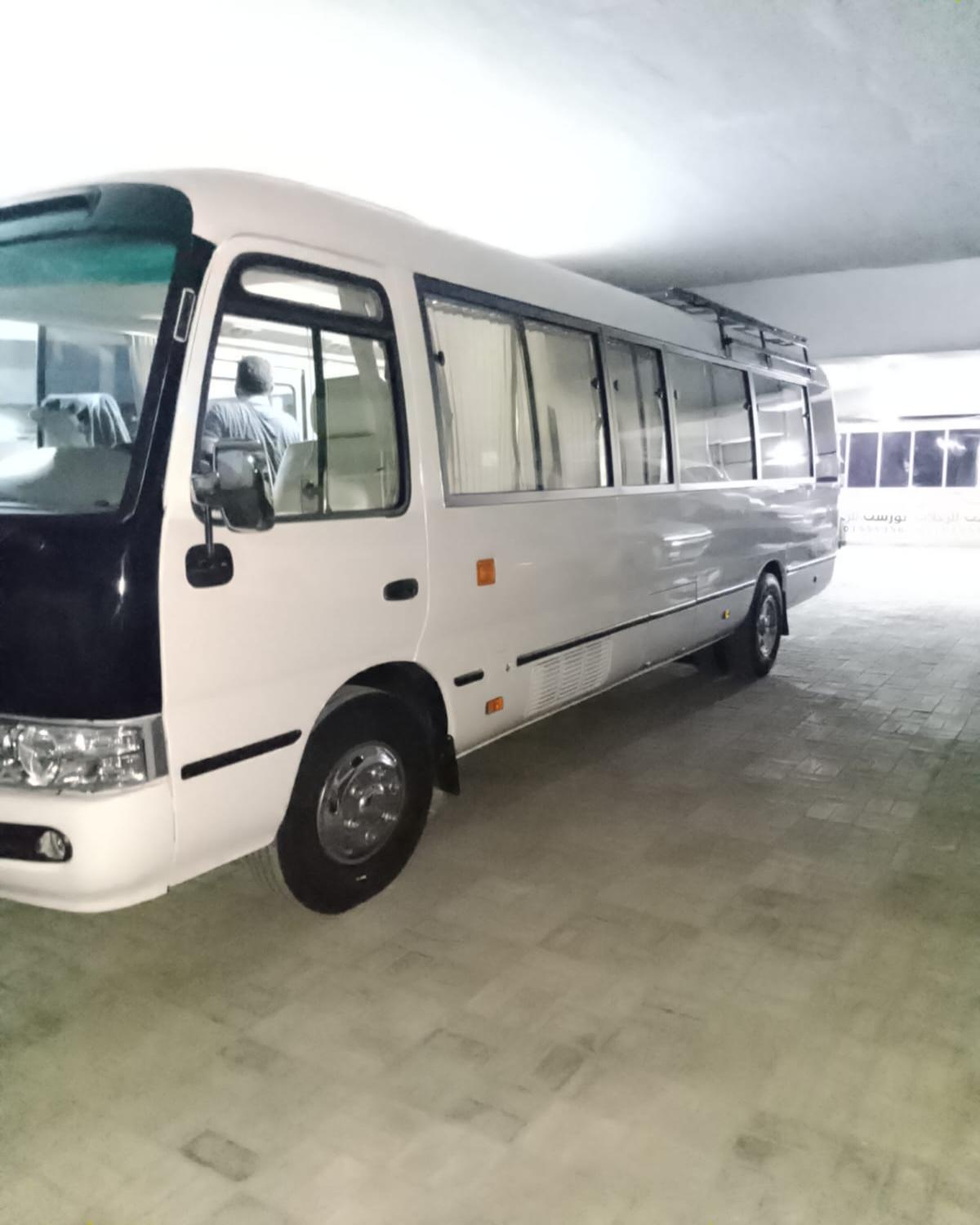 |استأجر تويوتا كوستر (30 راكب) لرحلتك السياحية!