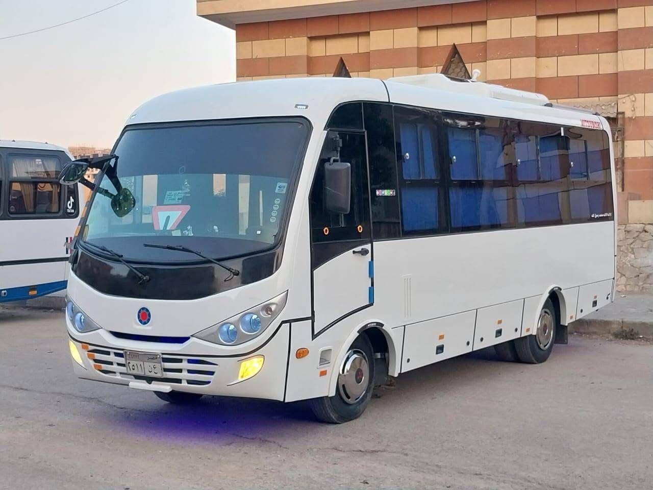 انطلق بأمان وثقة! استأجره لجميع رحلات السفر الطويلة ونقل المجموعات المتوسطة.