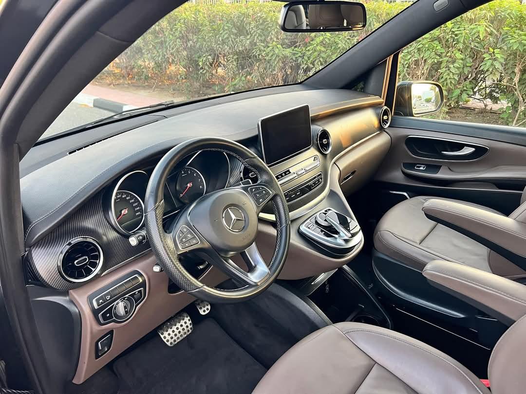 ايجار سياره كيا كرنفال 7 راكب بالسائق