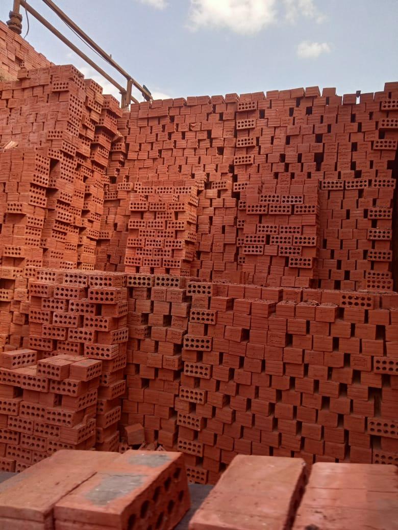 🧱 مش أي طوب… ده أساس ثابت الطوب الأحمر الطفلي من شركة النور معمول علشان يديك قوة