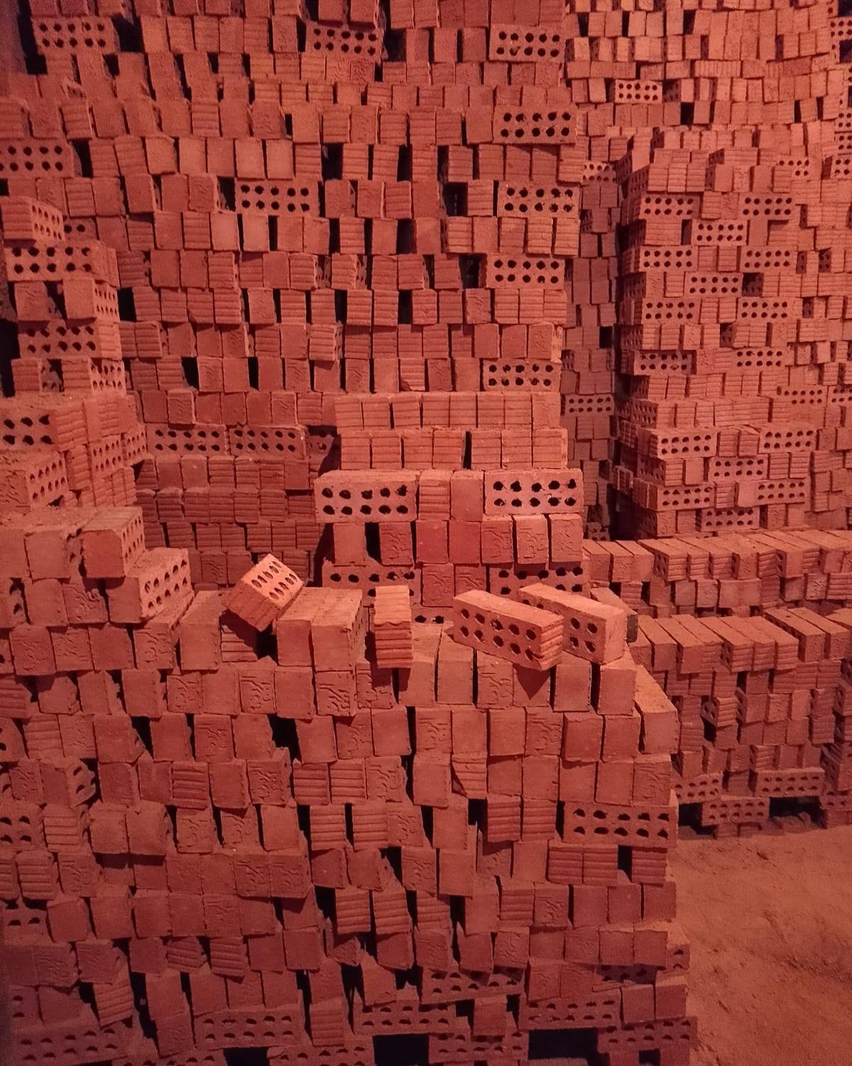 🏗️  شركه النور لانتاج وتوريد الطوب الاحمر الطفلي