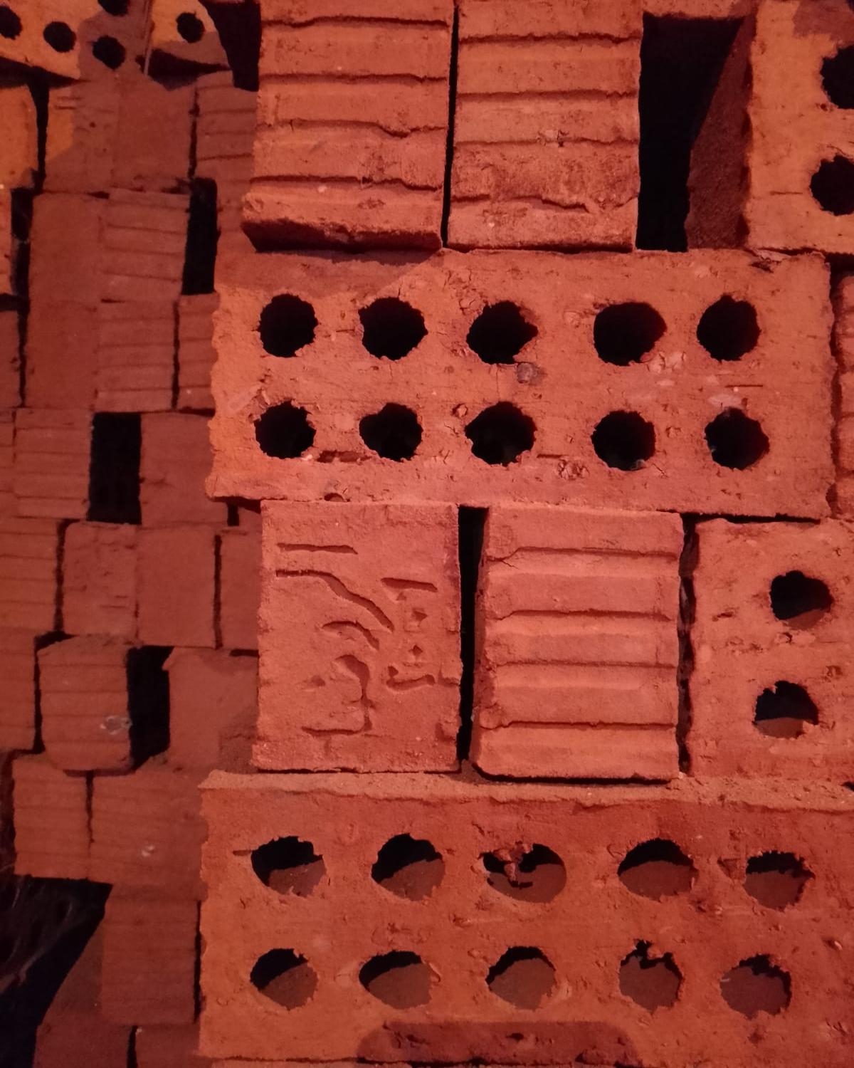 🏗️شركة النور بتوفر طوب أحمر طفلي بمواصفات مظبوطة وثبات في الجودة